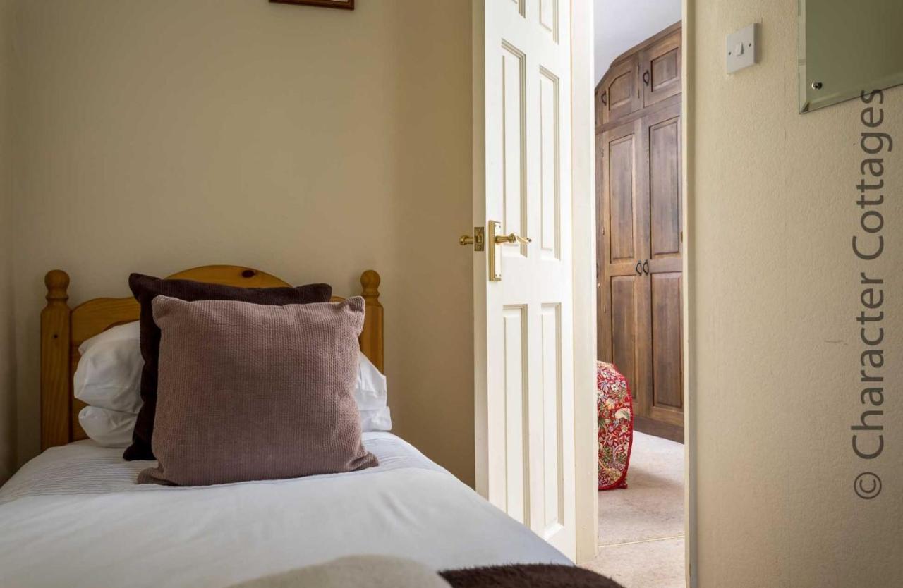 Alice Cottage Блокли Екстериор снимка